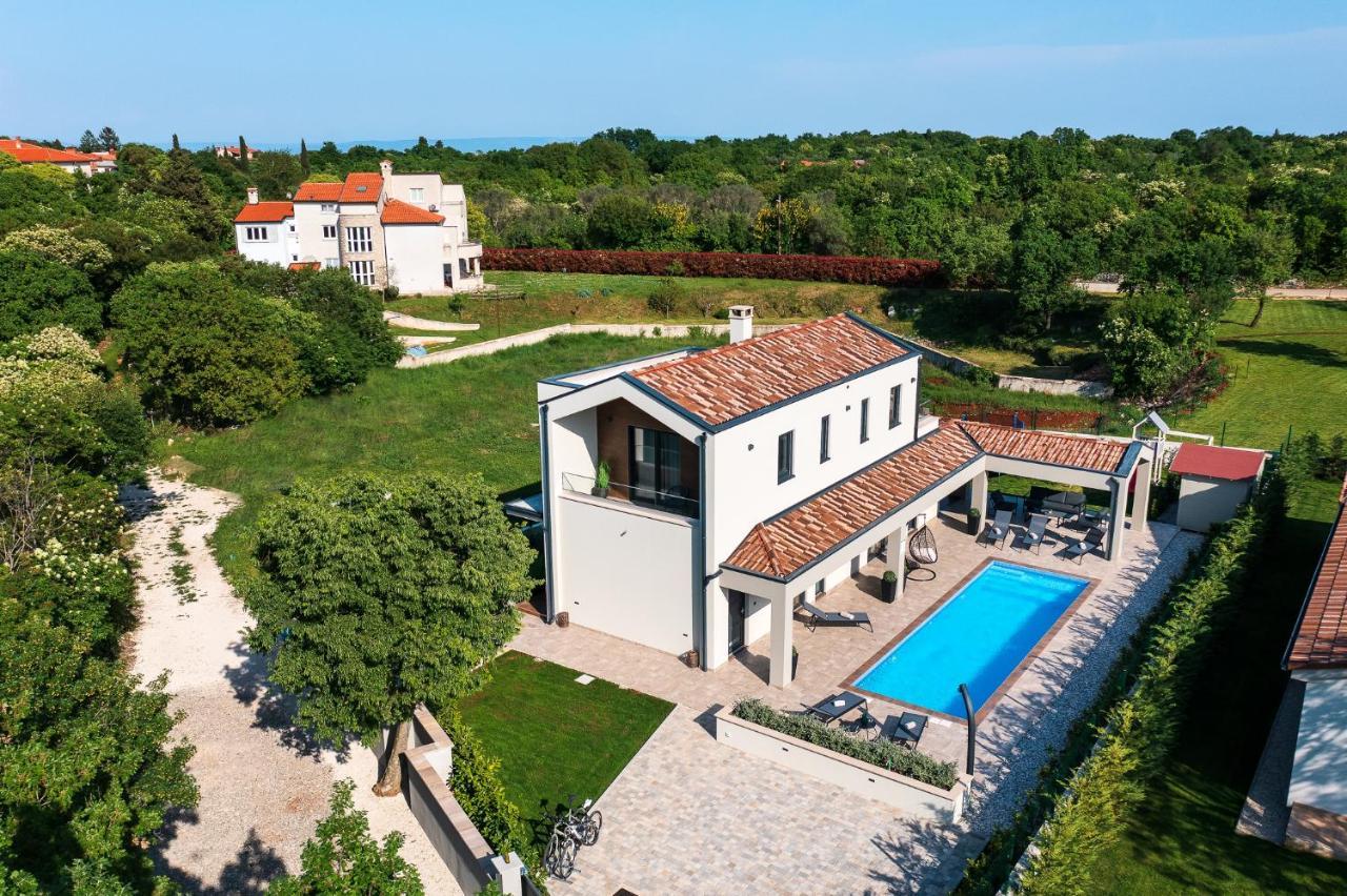 Villa Nobu Mali Vareški Buitenkant foto
