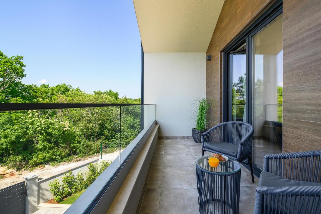 Villa Nobu Mali Vareški Buitenkant foto