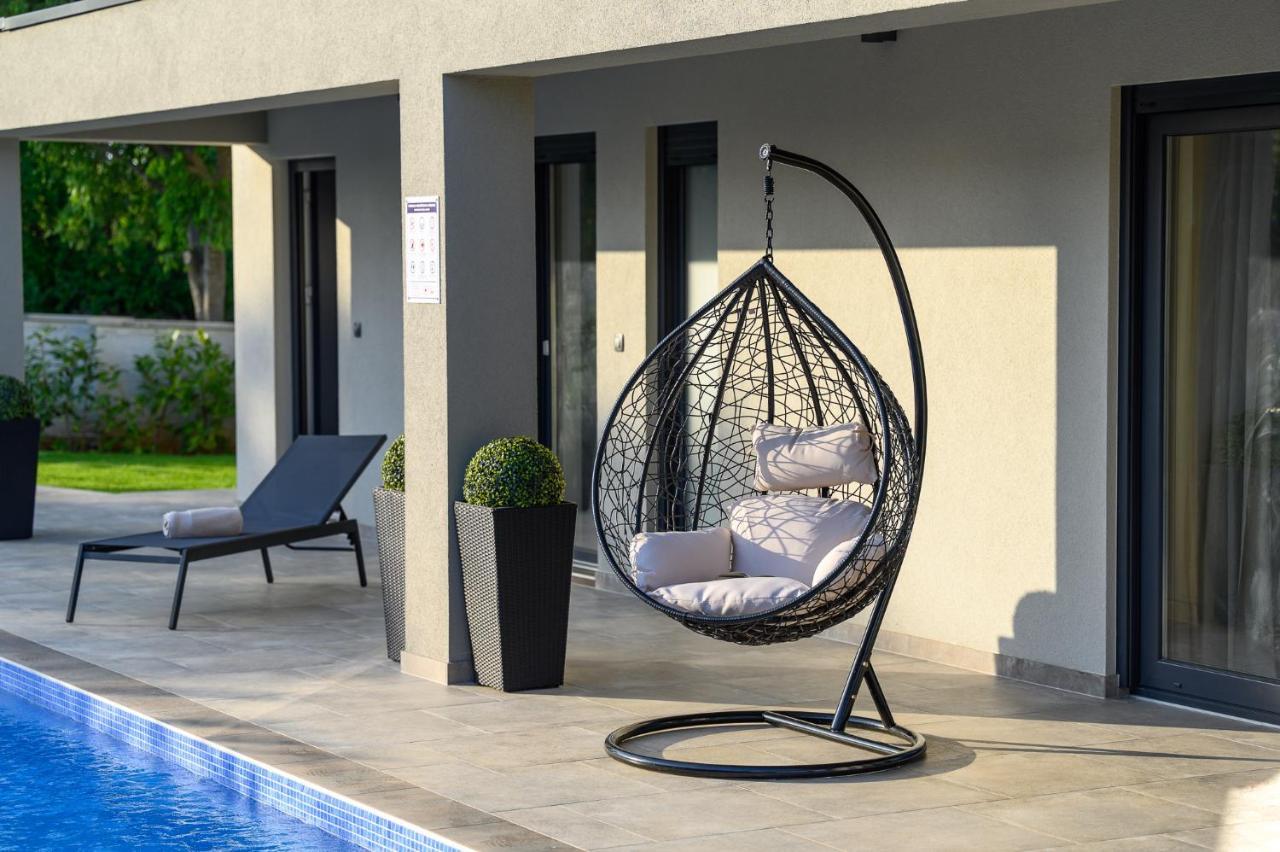 Villa Nobu Mali Vareški Buitenkant foto