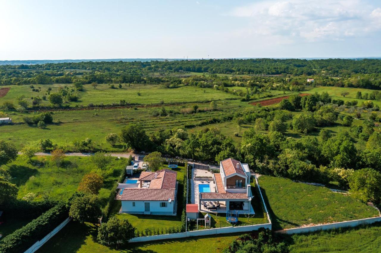 Villa Nobu Mali Vareški Buitenkant foto