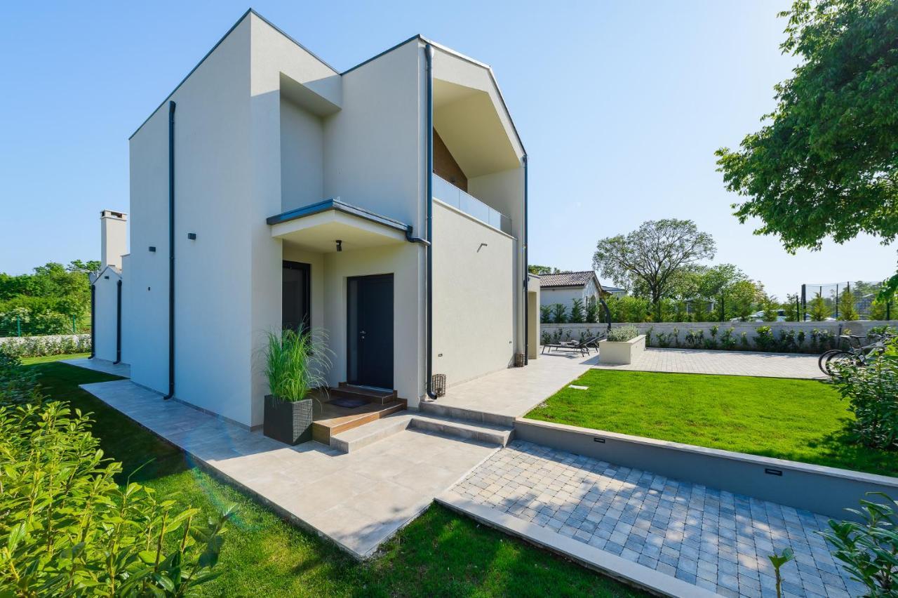 Villa Nobu Mali Vareški Buitenkant foto